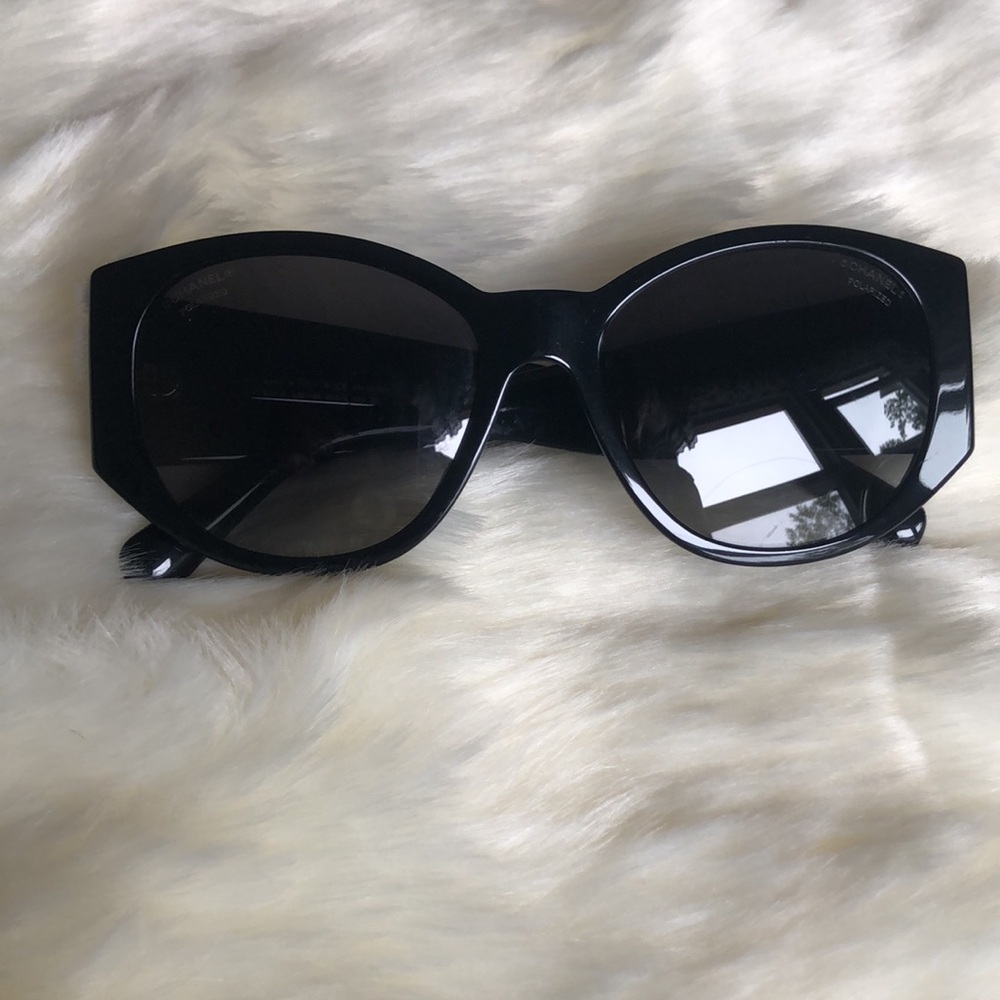 CHANEL Sunglasses - Picture 2 of 15